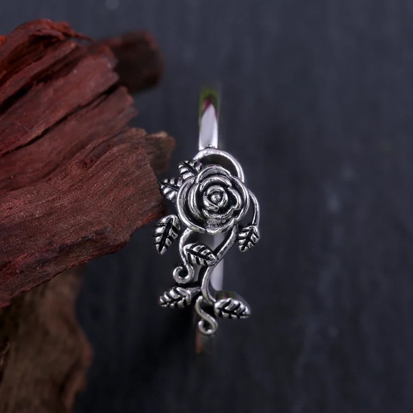 New Women’s 925 Silver Flower Leaves Ring - Picture 2 of 6